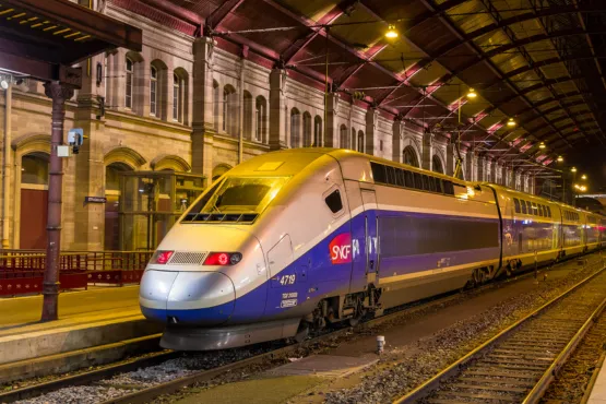 chauffeur taxi transport voyageur vers gare TGV